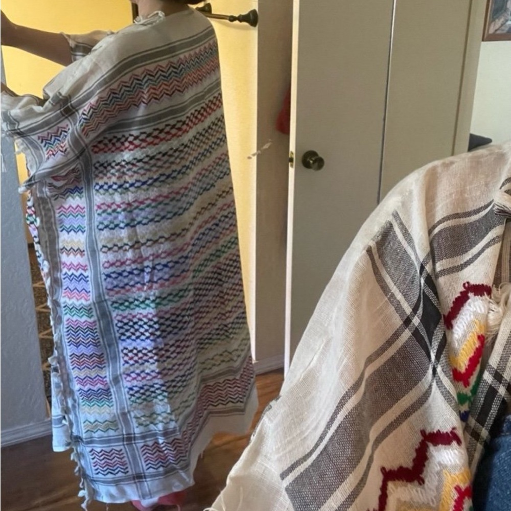 Colorful Patterned Kimono - Picture 4 of 4